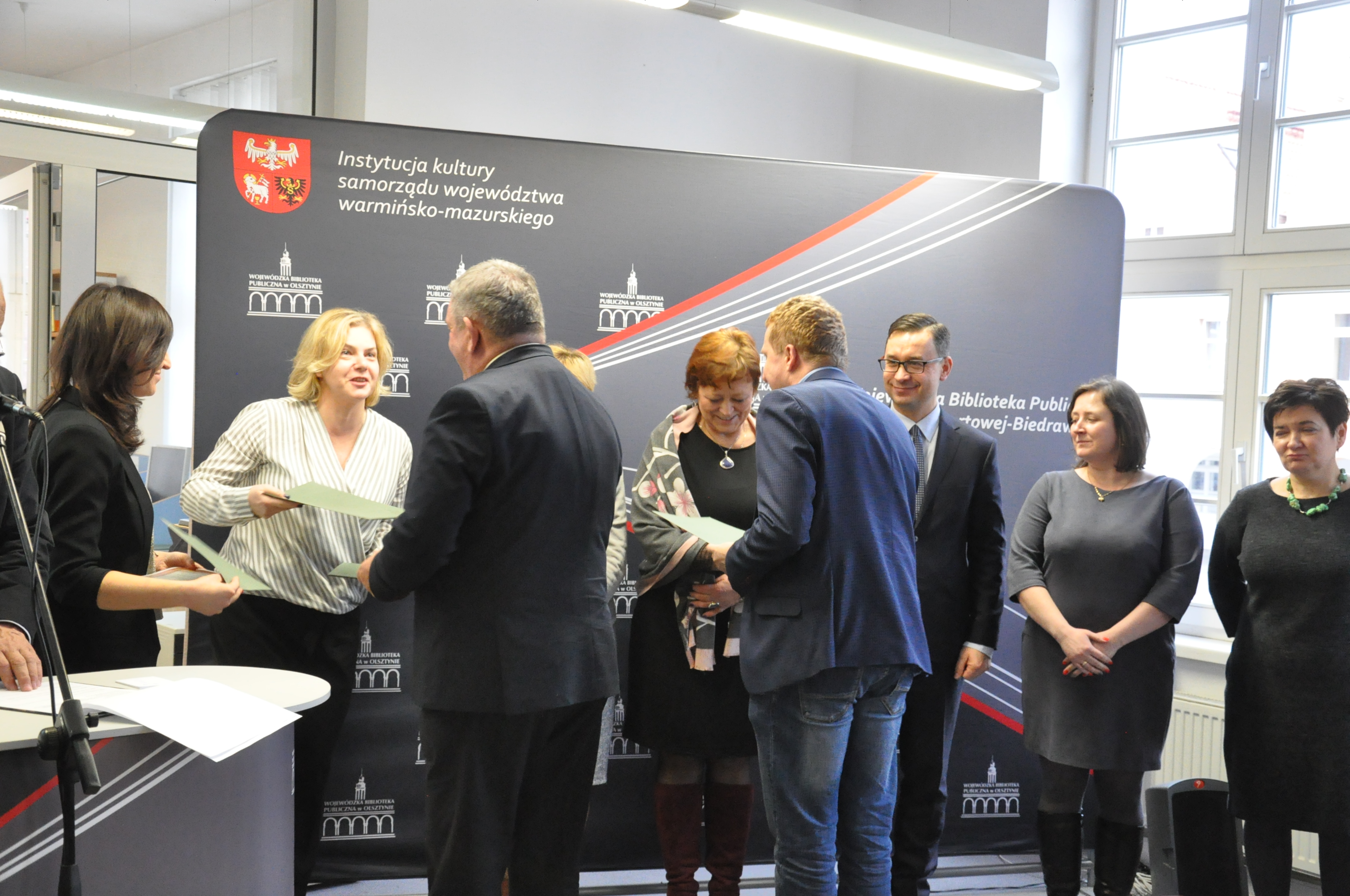 Ilustracja do informacji: Biblioteki gminy Nowe Miasto Lubawskie na wysokich pozycjach w Rankingu Bibliotek Instytutu Książki i dziennika „Rzeczpospolita”