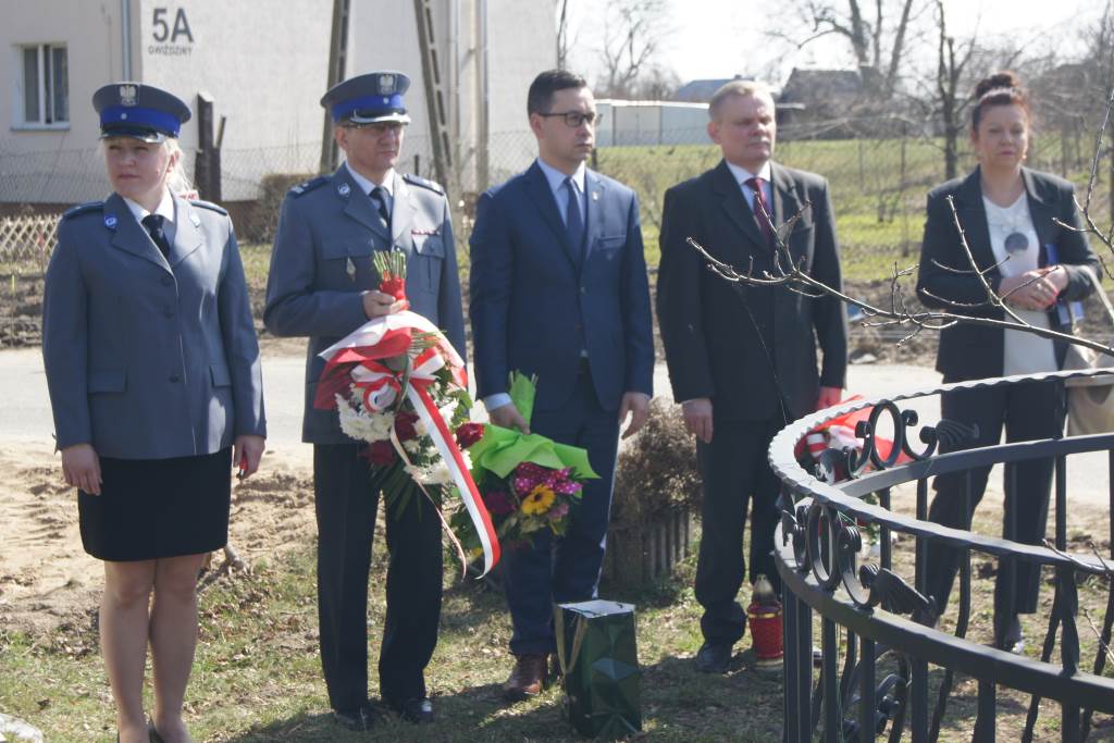 Ilustracja do informacji: Rocznica posadzenia Dębu w Gwiździnach nabiera dodatkowego znaczenia