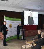 Miniatura zdjęcia: Wójt wzniósł toast za pomyślność w 2017 roku. Dokonał też podsumowania poprzedniego.
