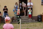 Miniatura zdjęcia: Świętowały dzieci, ze strażakami na czele